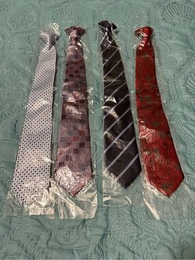 4 Men's Clip on Ties - New
